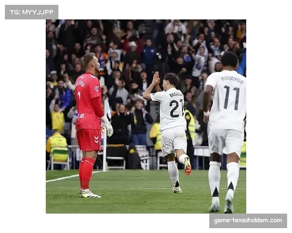 塞尔塔防线选择:阿隆索、斯塔尔费尔特、罗德里格斯、卡雷拉搭档 塞尔塔防线选择:阿隆索、斯塔尔费尔特、罗德里格斯、卡雷拉搭档